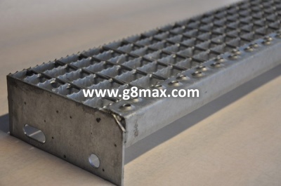 Galvanized steel stairtread SP S4; 22x38/30x2; 500x160 mm